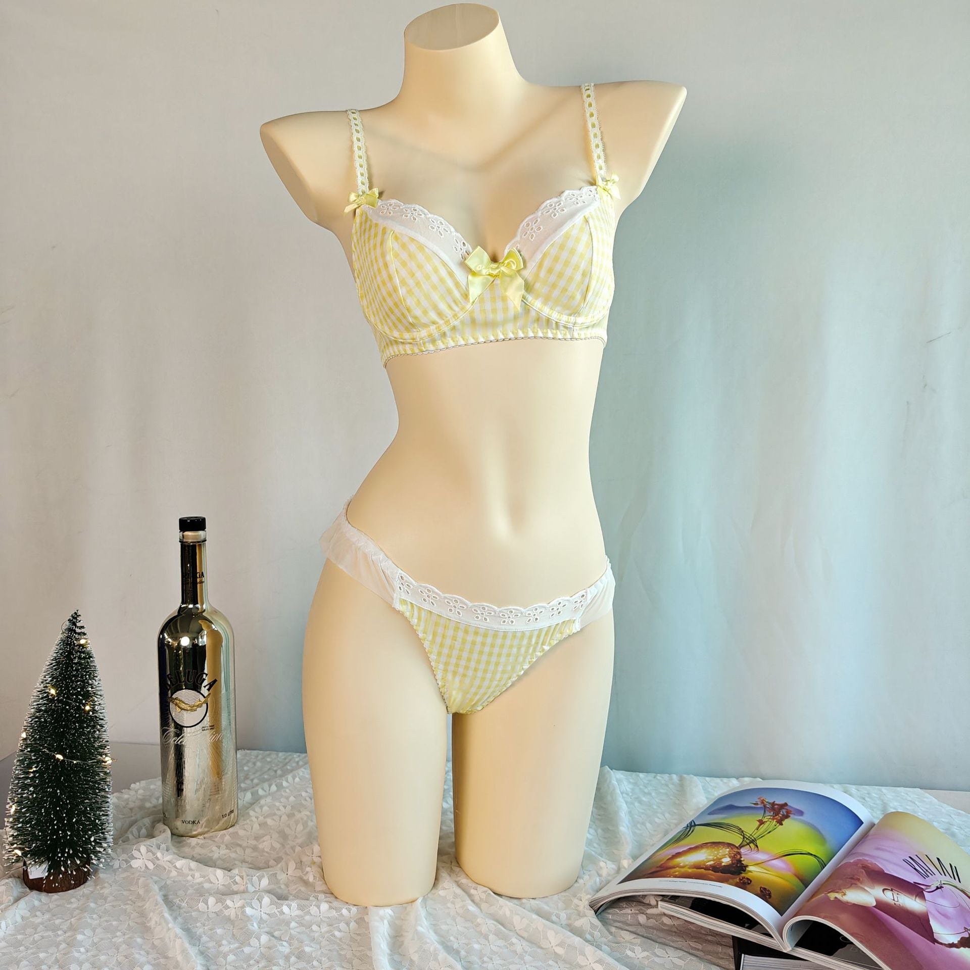 Women's New Arrival Yellow Lace Ruffle Trim Sexy Lingerie Set