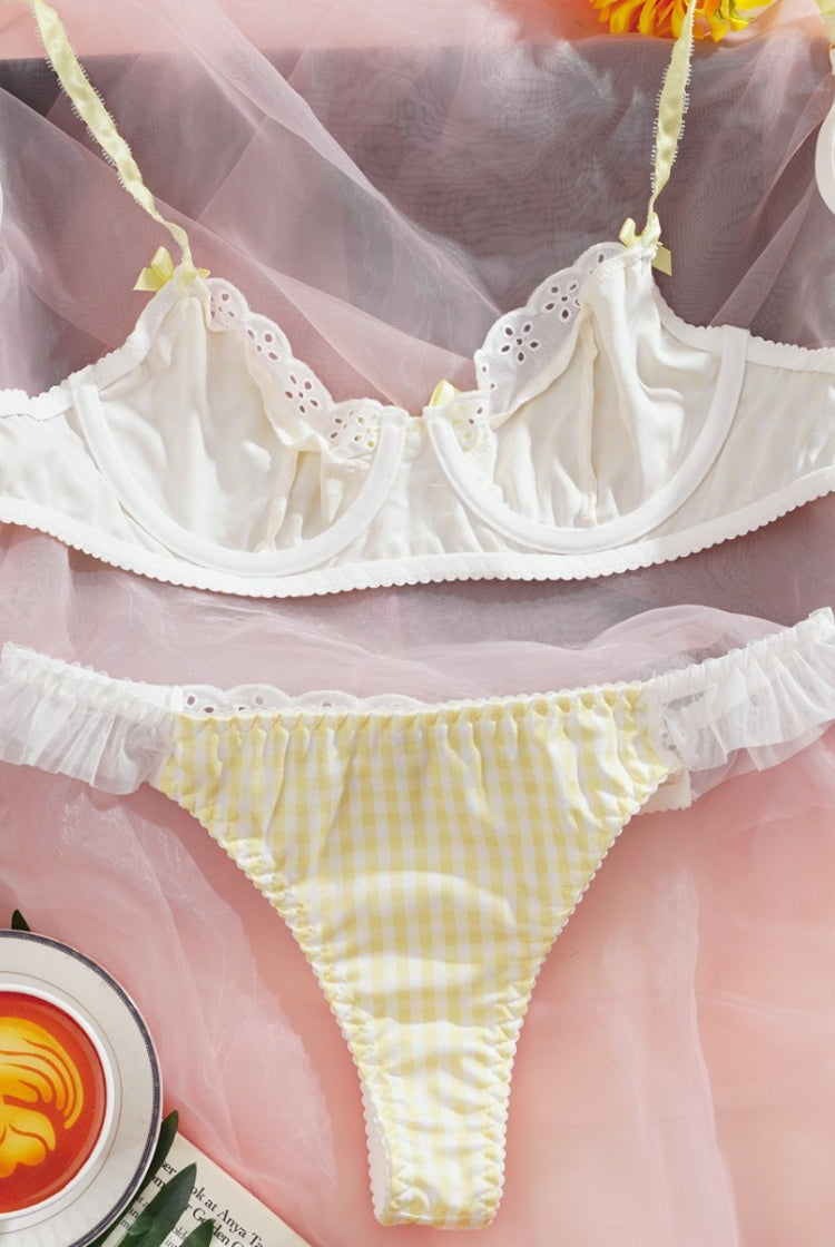 Women's New Arrival Yellow Lace Ruffle Trim Sexy Lingerie Set